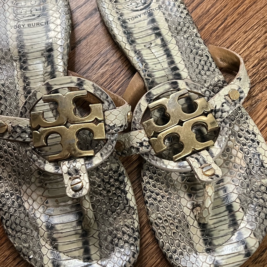 Tory Burch Snakeskin Material Size 7m Beautiful Sandals!